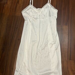 Vanity Fair Women’s Elegant Romantic Vintage White Lace Trim Slip Dress Size 38